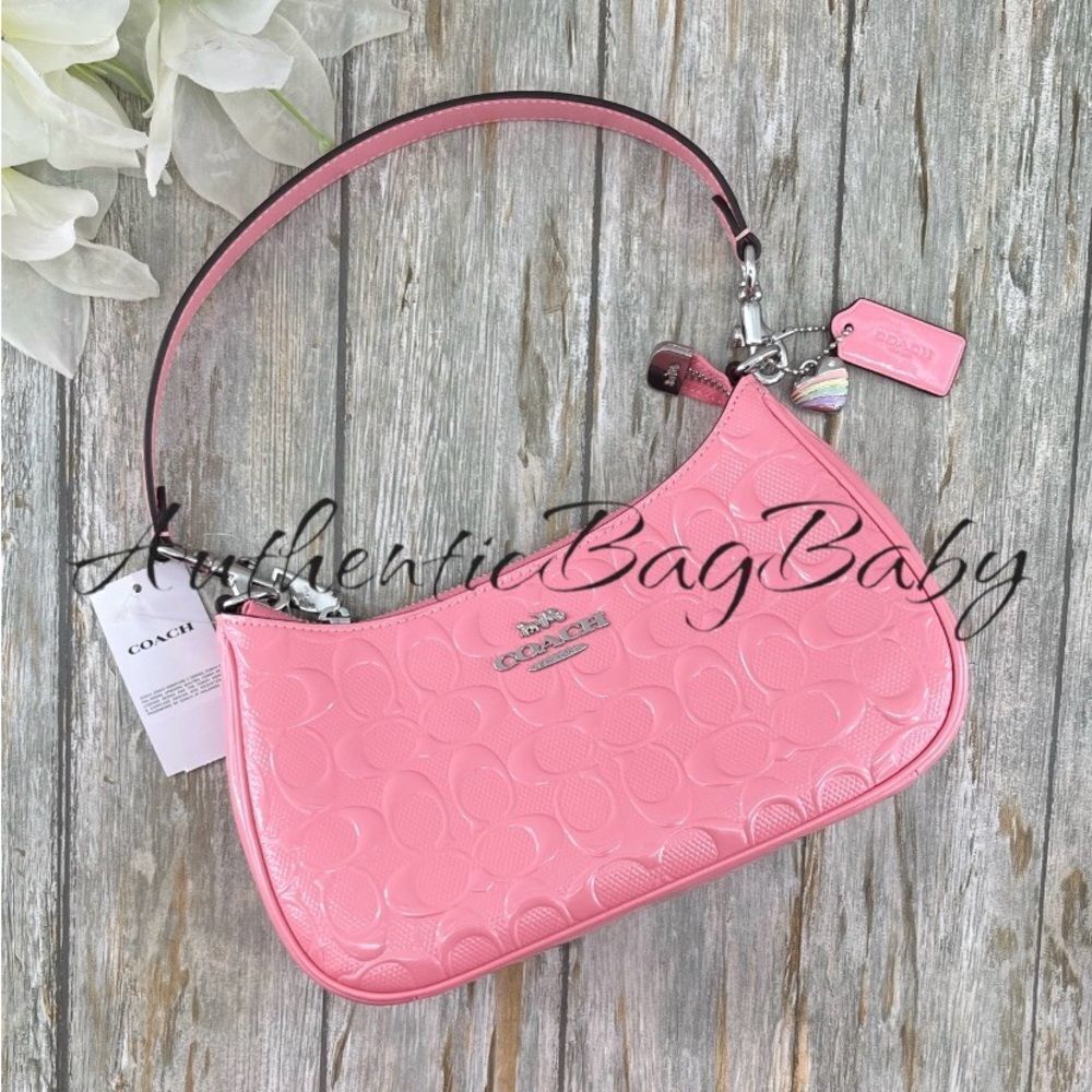Coach Teri Shoulder Bag In Signature Leather With Heart Charm Purse